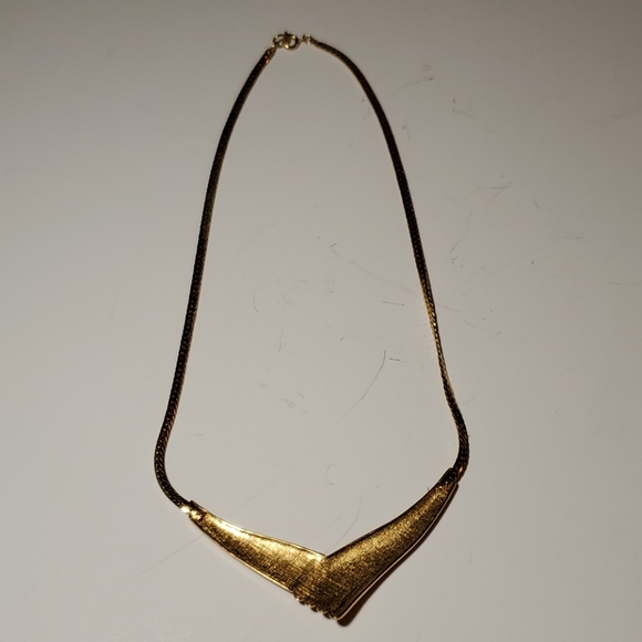 Gold tone necklace - Picture 3 of 3